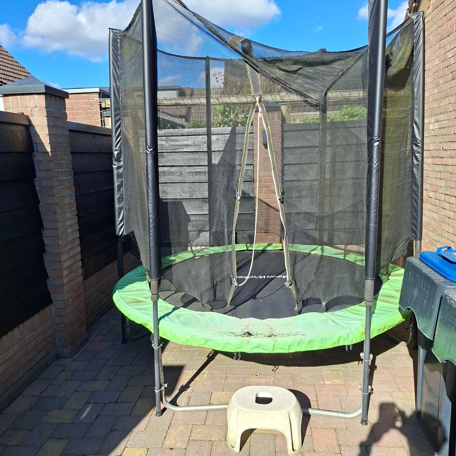 Trampoline (Gratis op te halen)