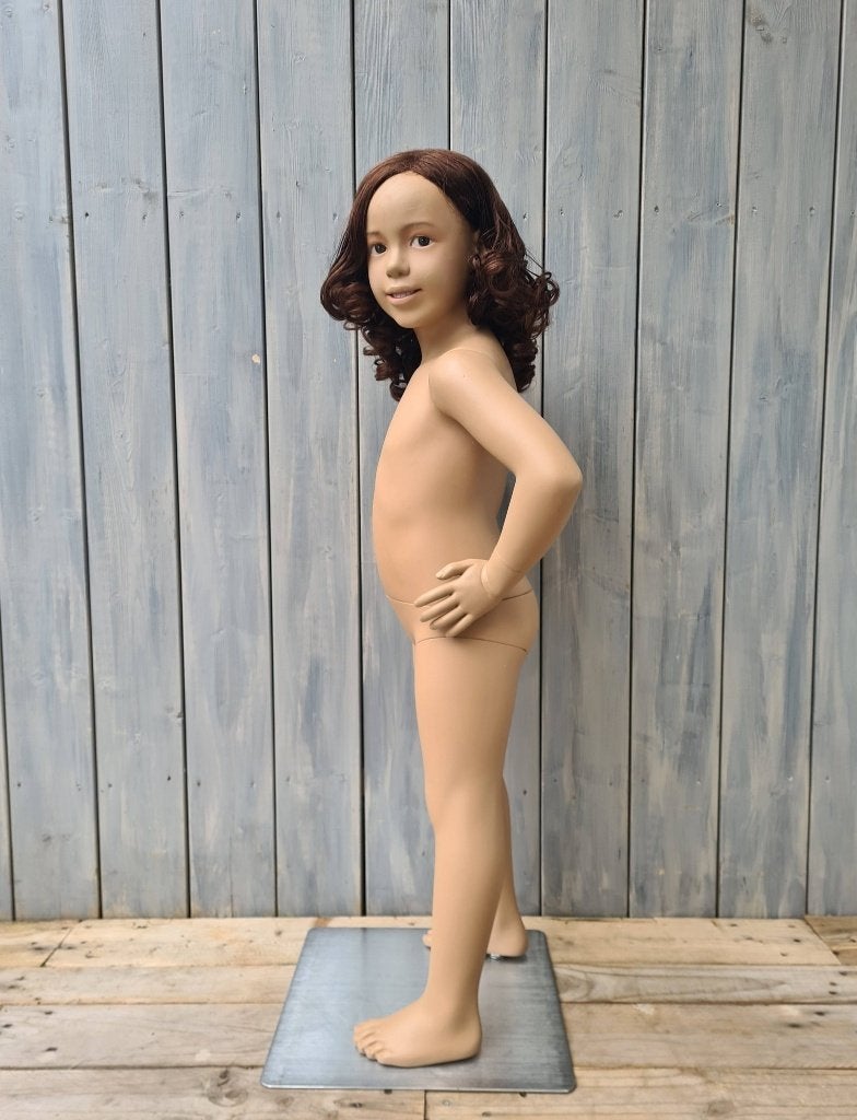 etalagepop kindje meisje 110 cm Hans Boodt paspop 16, Verzamelen, Poppen, Ophalen of Verzenden, Gebruikt, Pop