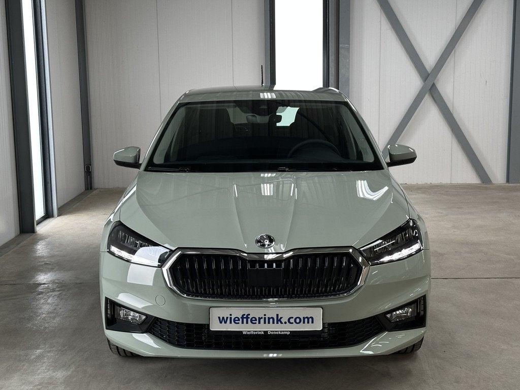 Skoda Fabia 1.0 TSI 115 pk DSG Edition | Apple Carplay/Andro, Auto's, 12 maanden, Stof, Gebruikt, Zwart