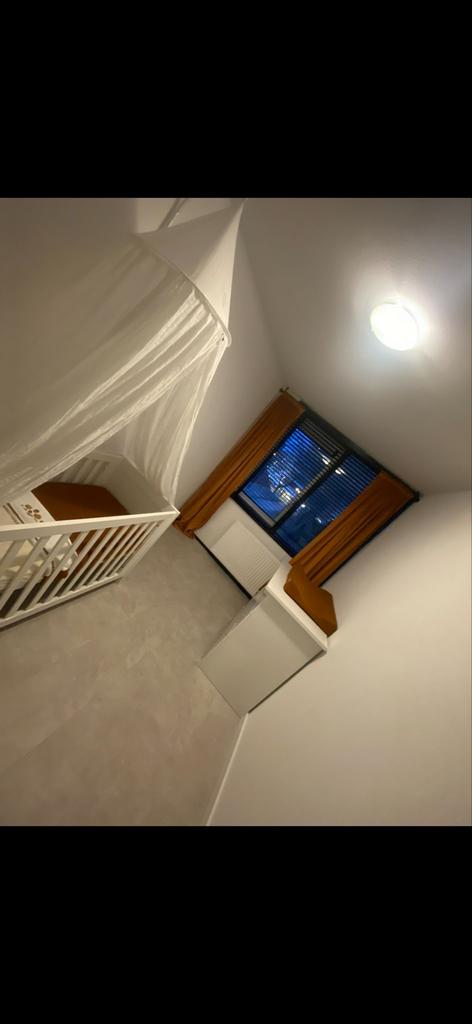 Witte baby ledikant met kast comode en matras, 50 tot 70 cm, Ophalen of Verzenden, 90 tot 105 cm, 100 cm of meer
