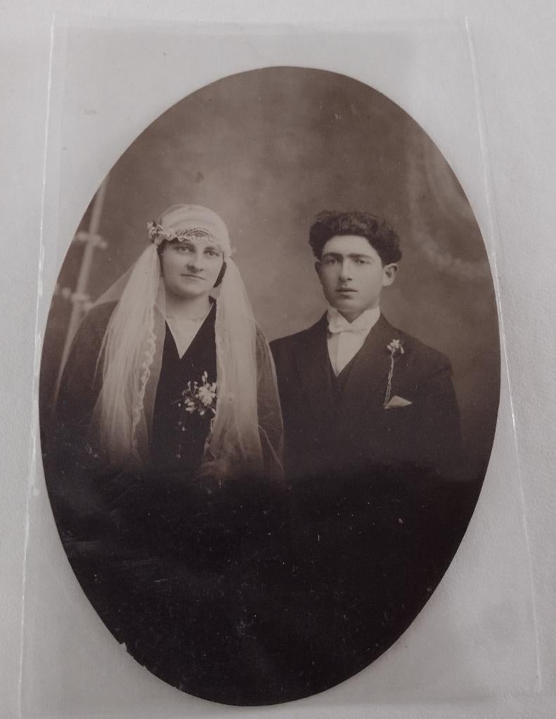 oude foto huwelijk-zwarte trouwjurk, Ophalen of Verzenden, Voor 1940, Gebruikt, Overige onderwerpen