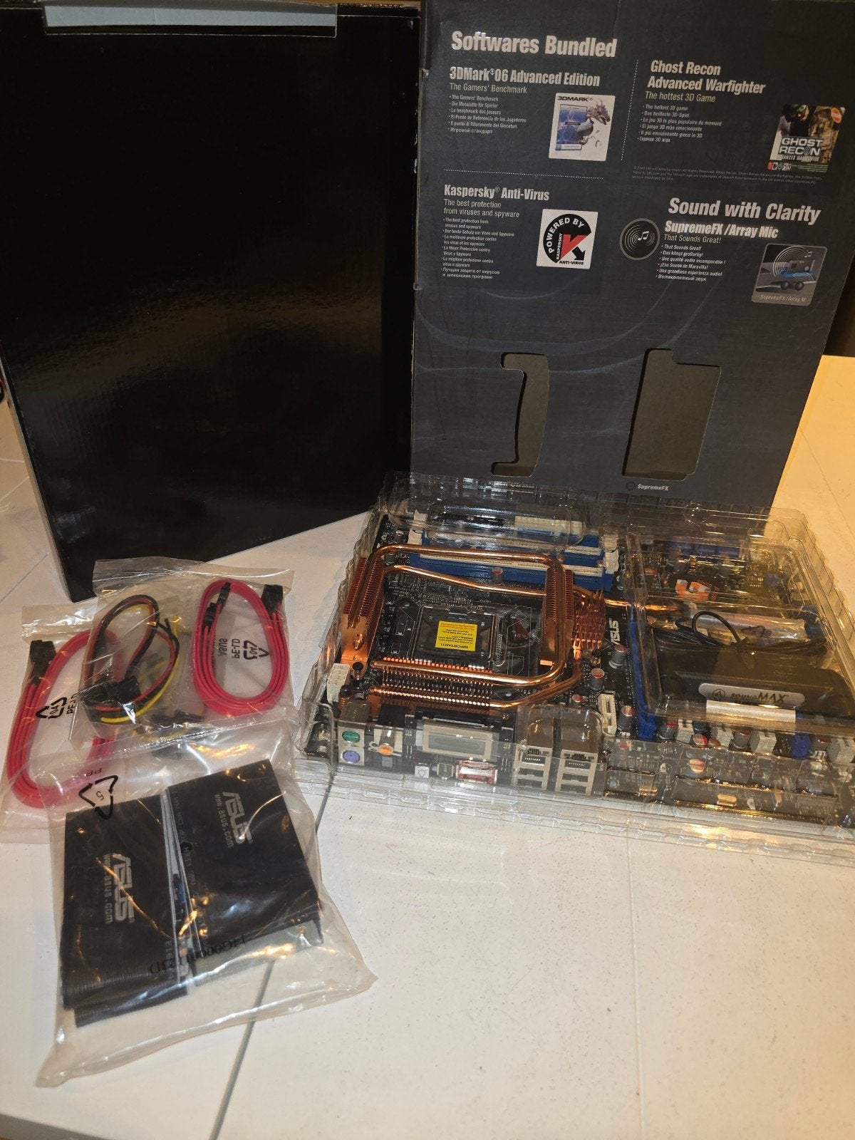 Asus Striker Extreme ROG Socket 775 moederbord Boxed, Computers en Software, Moederborden, Zo goed als nieuw, Intel, DDR2, Ophalen of Verzenden