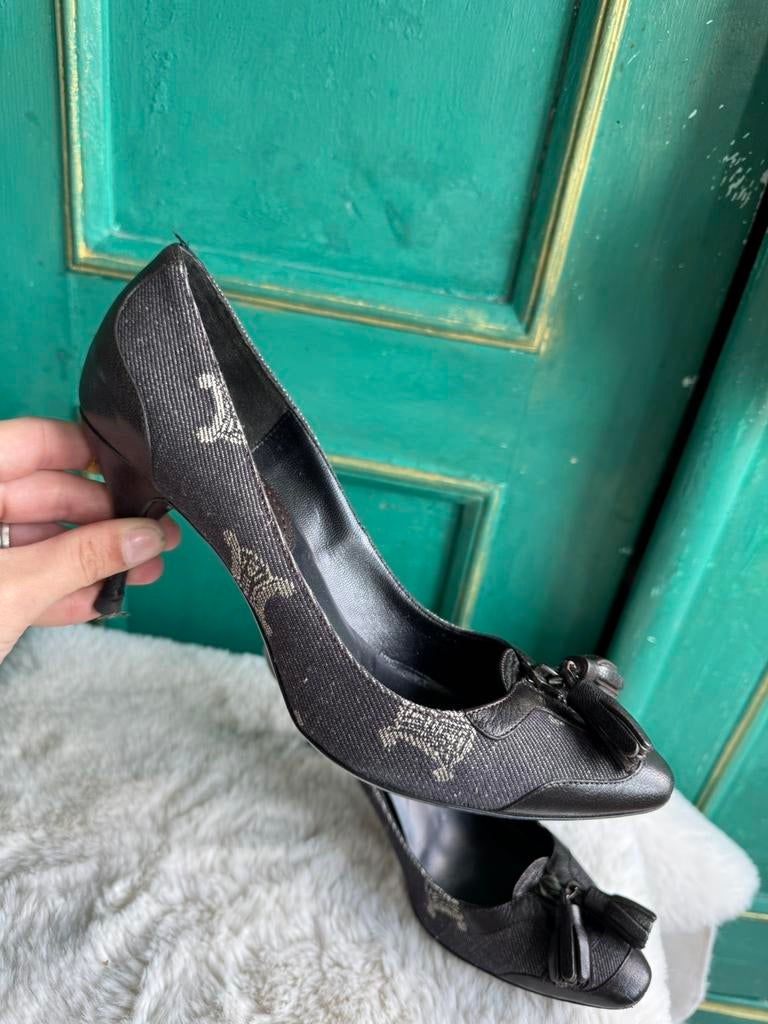 Vintage Y2K Celine Monogram Kitten Heels Denim Leer EU 38.5, Kleding | Dames, Ophalen of Verzenden, Gedragen, Blauw, Pumps