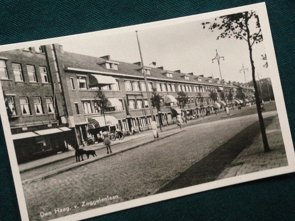 Ansichtkaart v.d. van Zeggelenlaan Genestetlaan  Den Haag., Ophalen of Verzenden, 1940 tot 1960, Ongelopen, Zuid-Holland