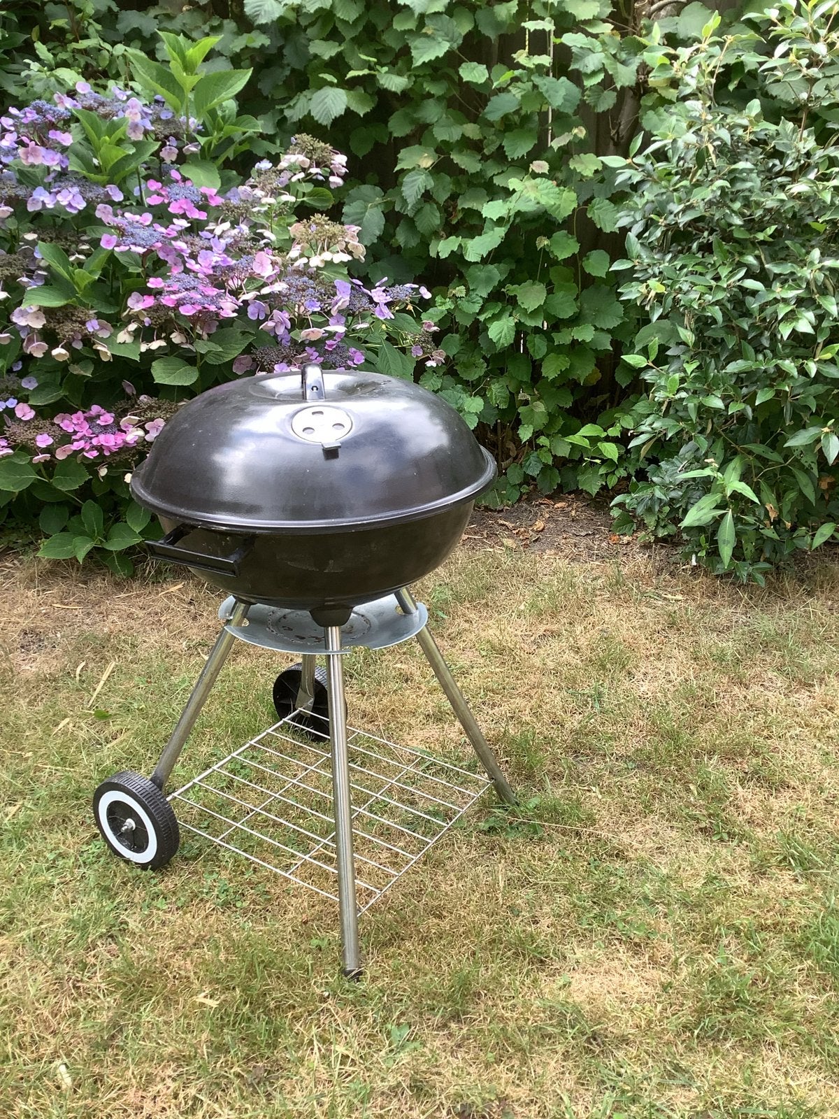 Compacte houtskool barbecue met wielen, Ophalen, Gebruikt