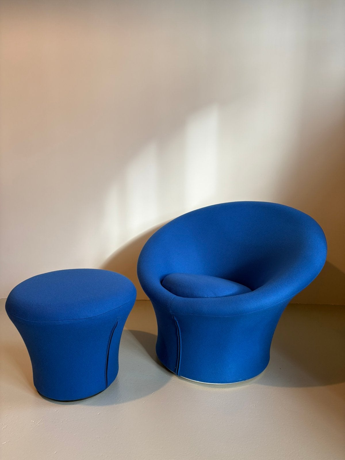 Artifort Mushroom F560 met pouf P560 setprijs € 1500 nieuw, Minder dan 75 cm, Nieuw, Schijndel, X