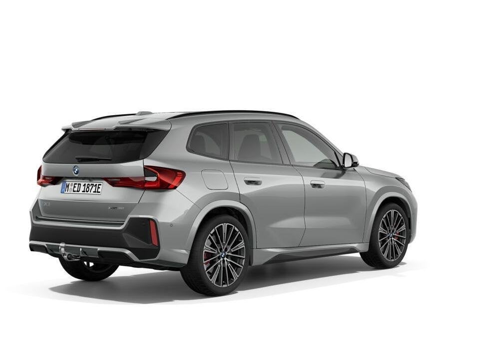 BMW iX1 xDrive30 67 kWh M Sport Edition High Executive | M S, Auto's, BMW, Automaat, Zwart, 67 kWh, 1985 kg