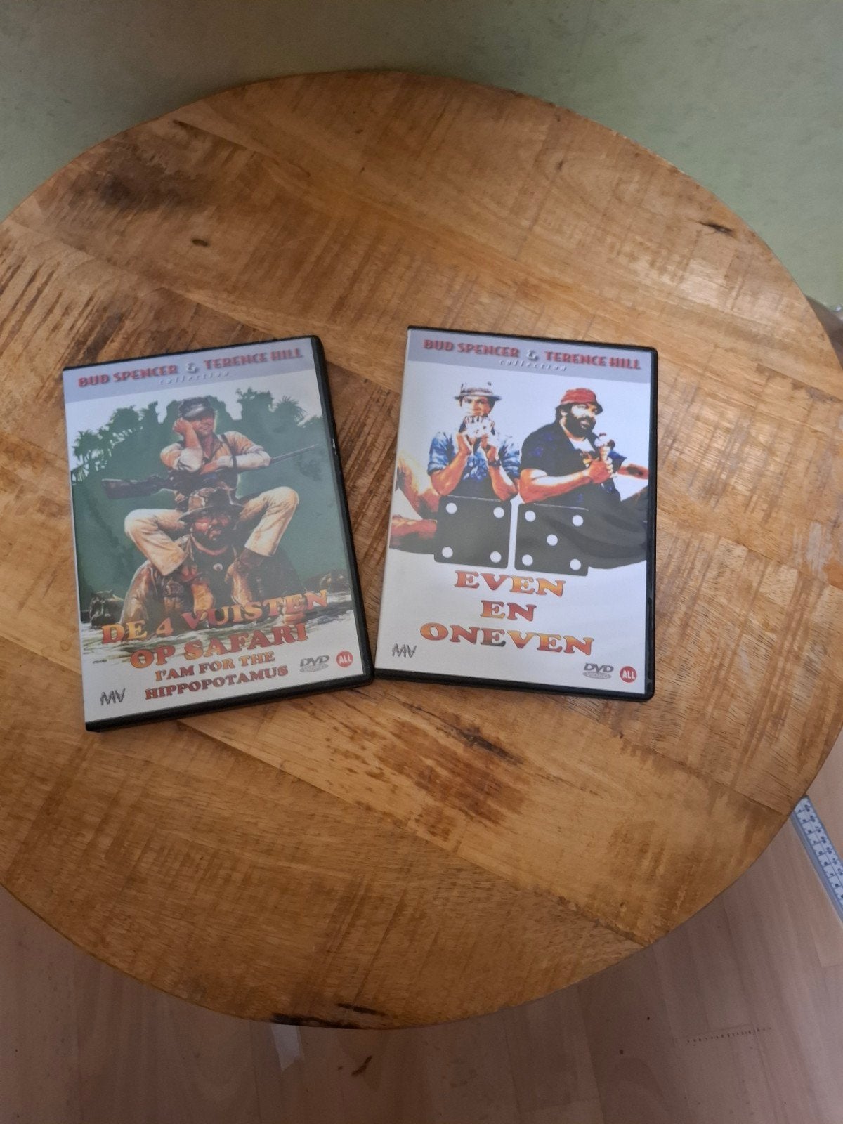2x DVD Bud Spencer & Terence Even en Oneven / 4 Vuisten, Nederlands, Ophalen of Verzenden, Vanaf 6 jaar, Inclusief doosje