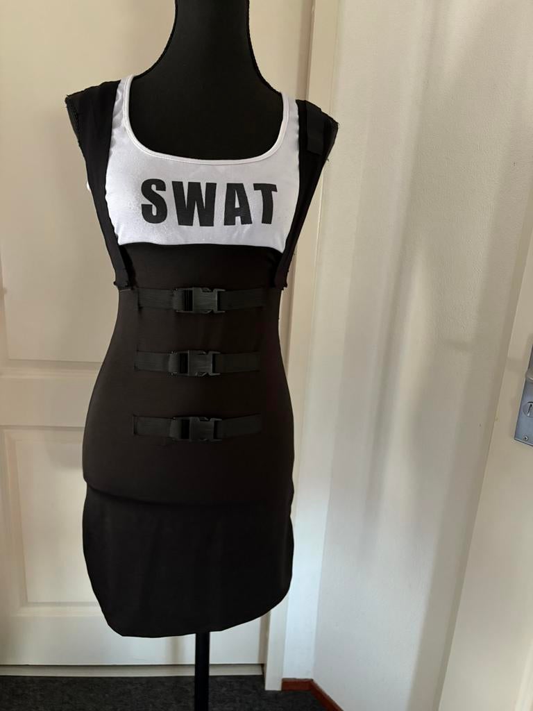 Swat jurk maat S/M Met accessoires  Carnaval Feest Politie, Ophalen of Verzenden, Zo goed als nieuw, Carnaval