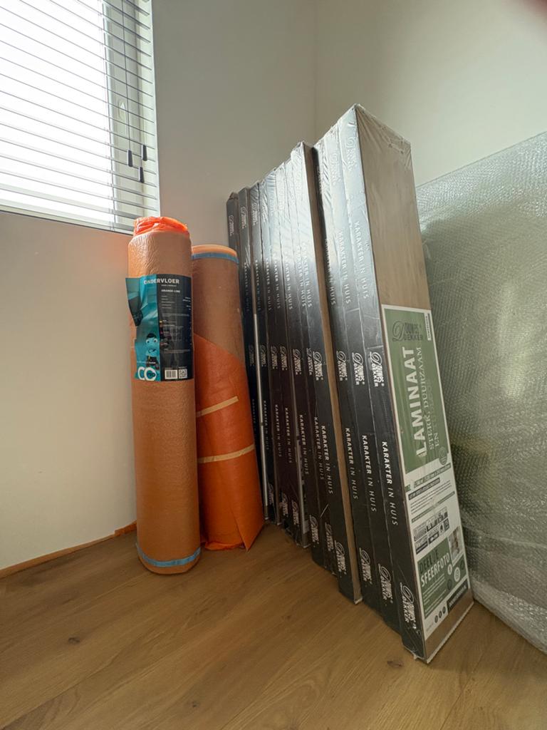 Douwes Dekker Laminaat Sympathiek - 7 pakken met ondervloer, Ophalen, 50 tot 150 cm, Zo goed als nieuw, 10 m² of meer