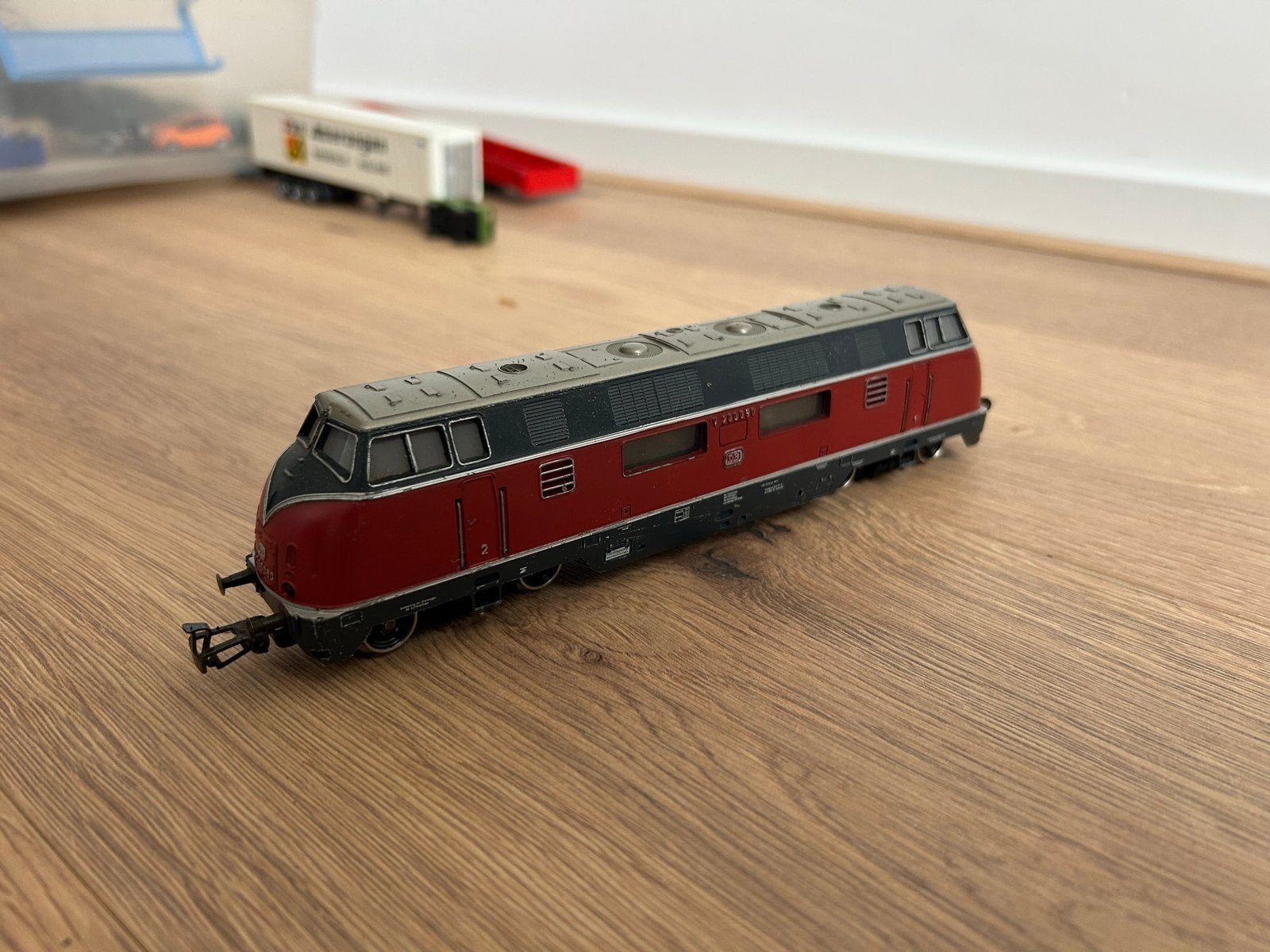 Märklin H0 diesel locomotief V 200 - Rood/Zwart, Wisselstroom, Gebruikt, Locomotief, Ophalen of Verzenden