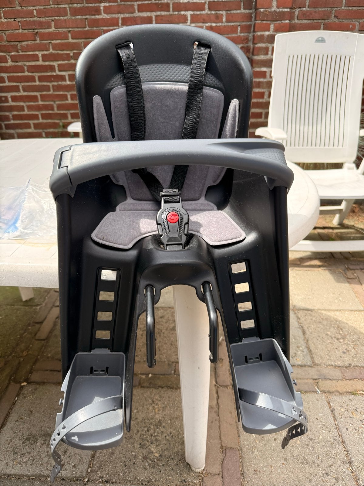Polisport Bilby Junior fietsstoeltje voor, Fietsen en Brommers, Fietsaccessoires | Fietsstoeltjes, Ophalen, Gebruikt, Voetsteuntjes