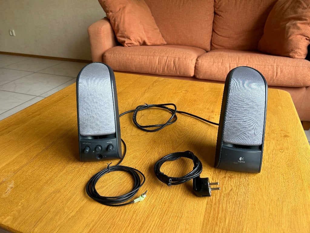Logitech X-120 speakers, 5 Watt RMS vermogen, helder geluid, Ophalen of Verzenden, Gebruikt, Audiokanaal 2, Logitech, Creative