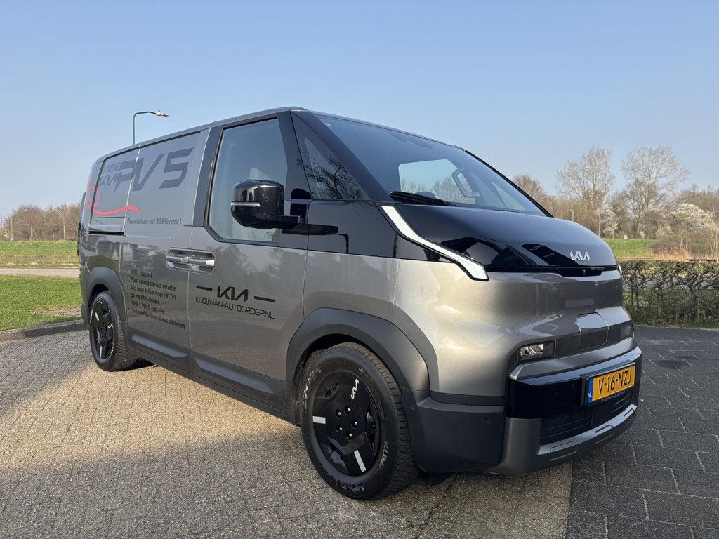 Kia PV5 L2H1 Elite 71.2 kWh Nu Beschikbaar voor Proefrit en, Auto's, Bestelauto's, 750 kg, Leder en Stof, 163 pk, Origineel Nederlands