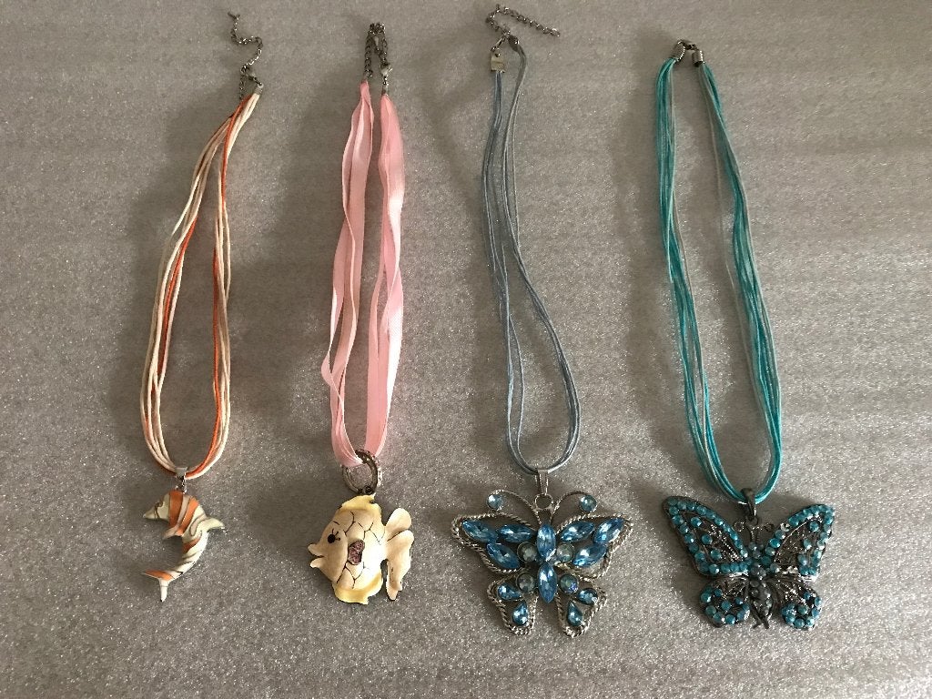 4 x Ketting vlinder dolfijn en vis, Ophalen of Verzenden, Gebruikt, Zilver, Overige materialen