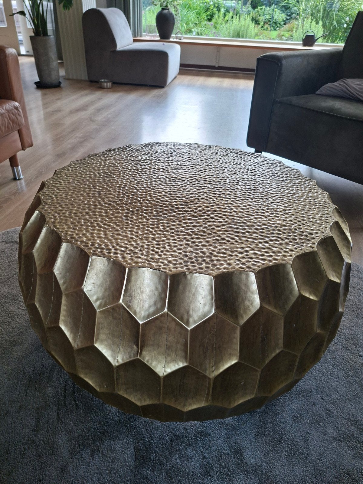 Gouden Salontafel met Honingraatpatroon, Huis en Inrichting, Tafels | Salontafels, Ophalen, 50 tot 100 cm, Modern, Luxe, Glamour