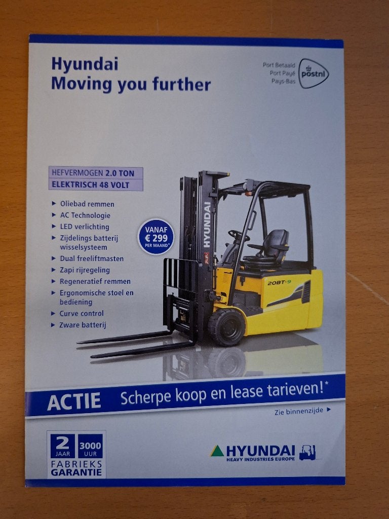 Foldertje Hyundai heftrucks Moving you further, Boeken, Ophalen of Verzenden, Gelezen, Tractor en Landbouw