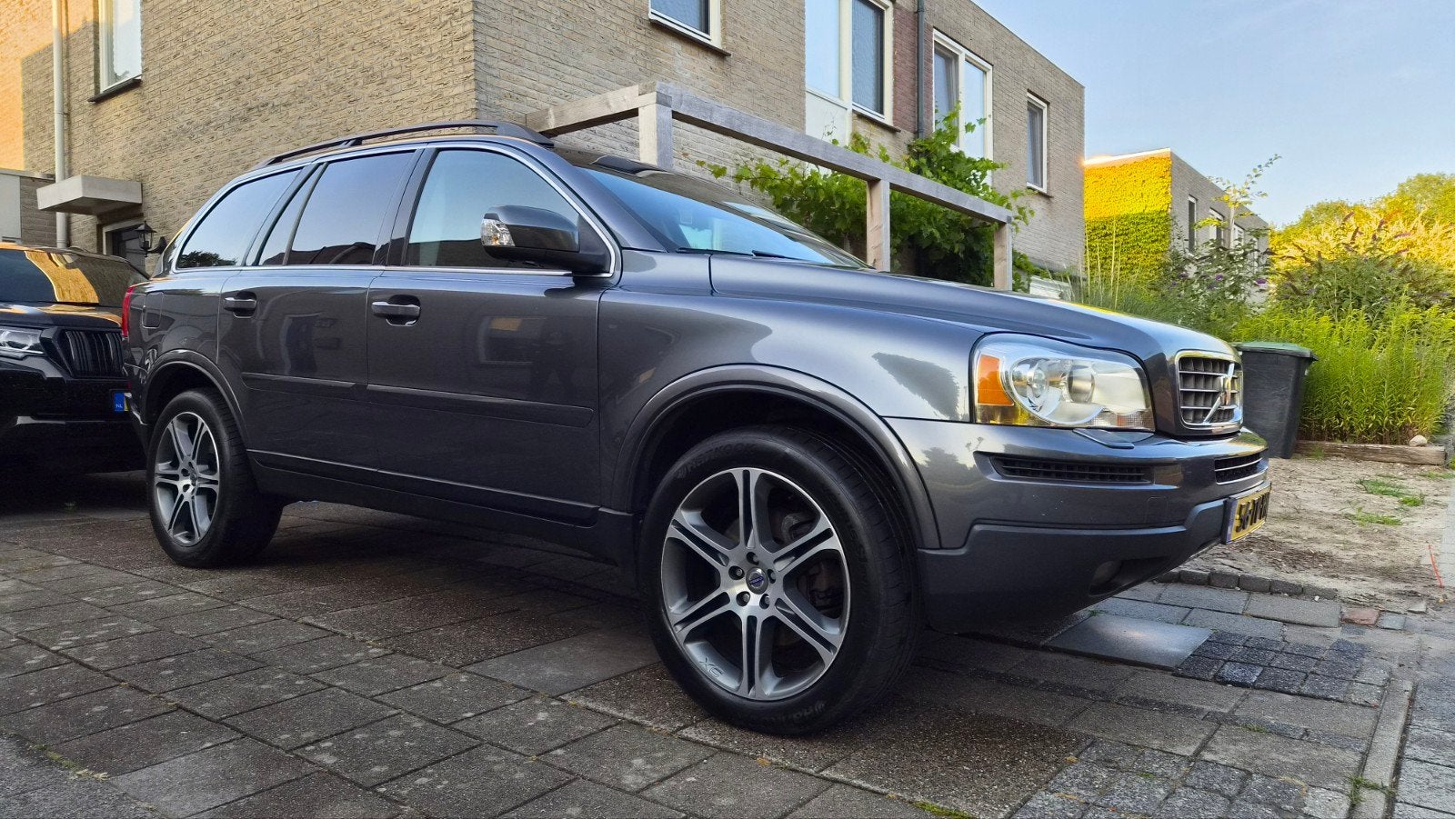 Volvo XC90 3.2 175KW 2007 Grijs, 238 pk, Vierwielaandrijving, 129 €/maand, 750 kg