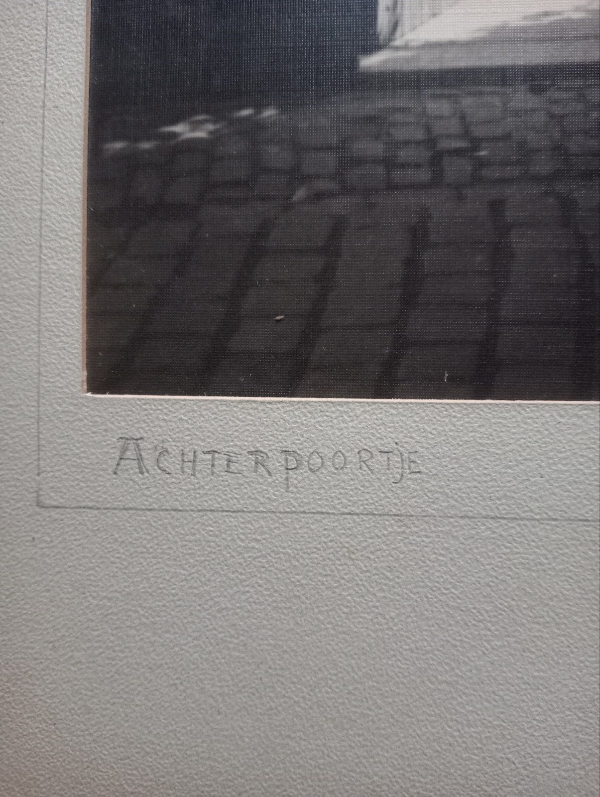 Piet Pijnenburg Foto 'Achterpoortje'  jaren 30, Ophalen of Verzenden, Voor 1940, Gebruikt, Kind