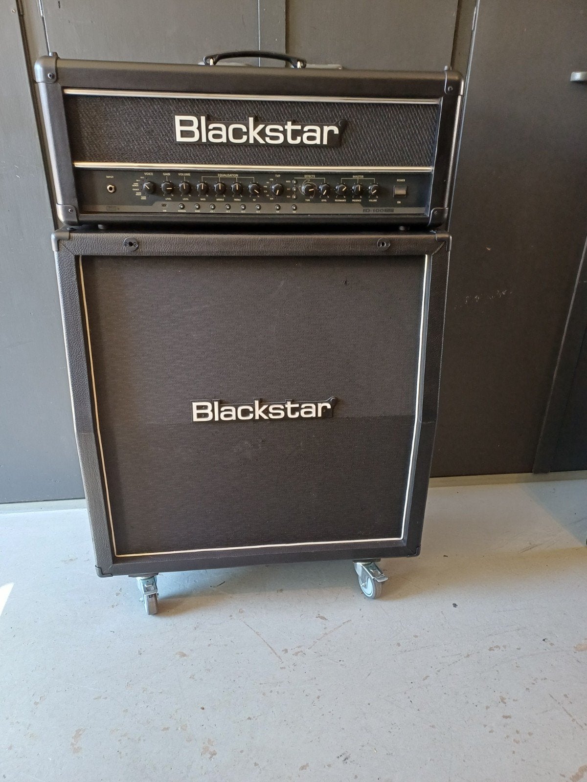 Blackstar ID 100 TVP met flightcase en pedaal, Muziek en Instrumenten, Ophalen of Verzenden, Zo goed als nieuw, 50 tot 100 watt