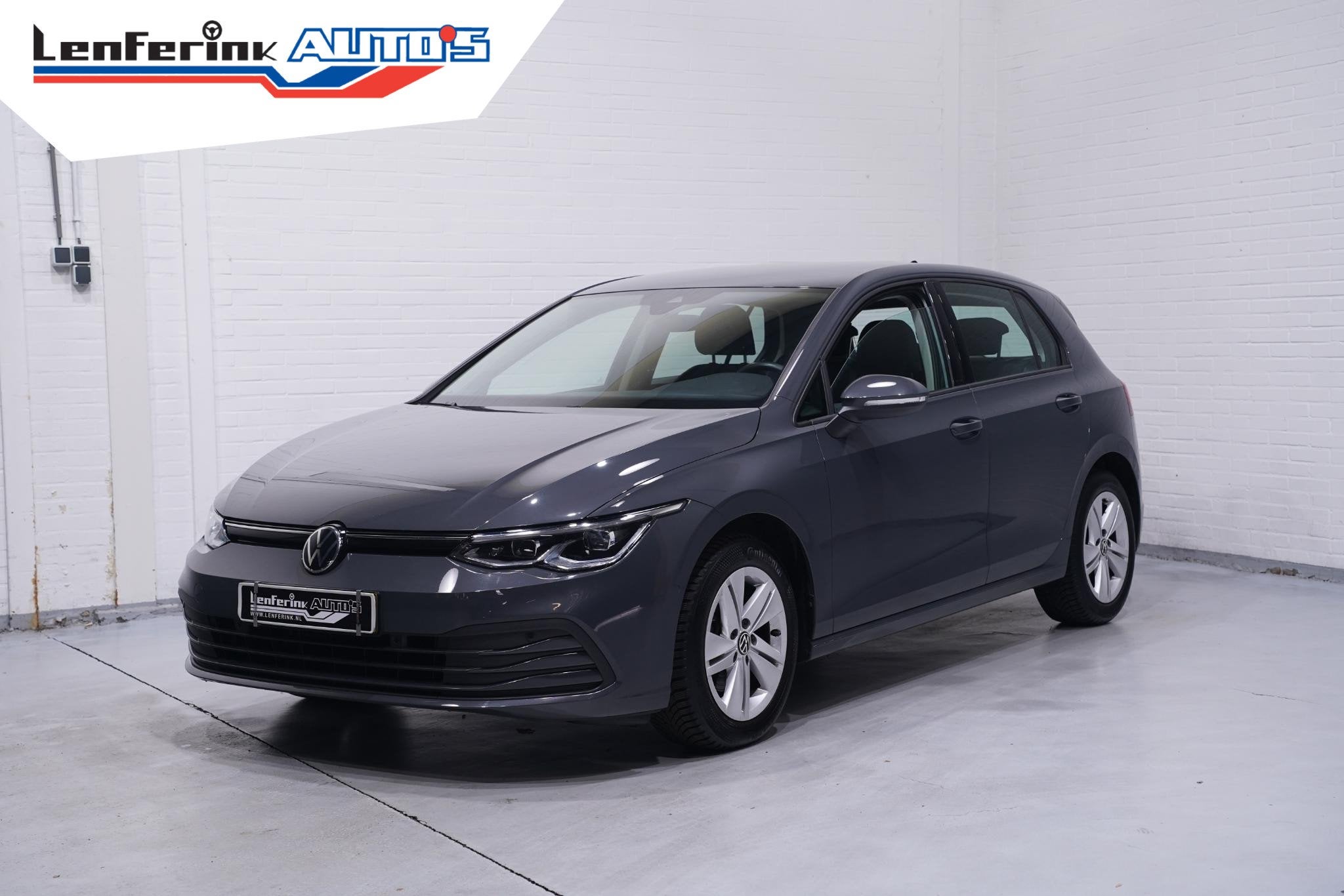 Volkswagen Golf 1.0 eTSI Life Business Apple Carplay Camera, Auto's, Gebruikt, Euro 6, Automatische klimaatregeling, 49 €/maand