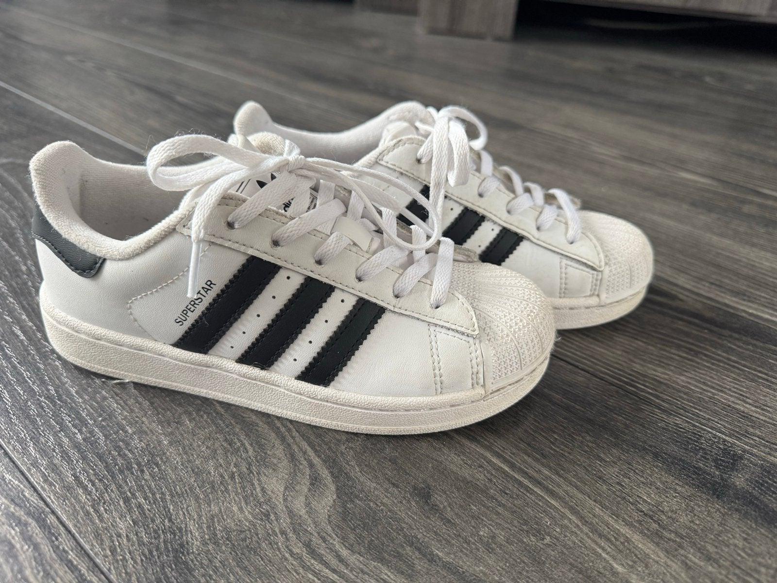 Adidas Superstar sneakers wit maat 32, Gebruikt, Jongen of Meisje, Schoenen, Ophalen of Verzenden