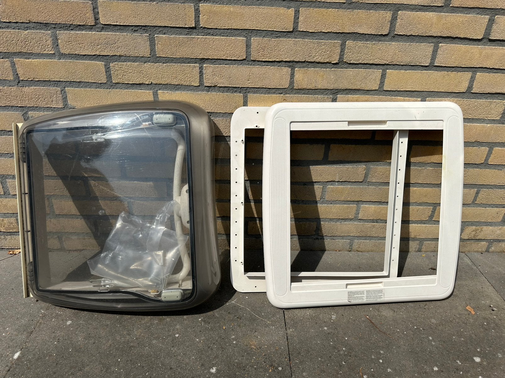 Dometic Dakluik camper / caravan met verduistering, Ophalen, Zo goed als nieuw