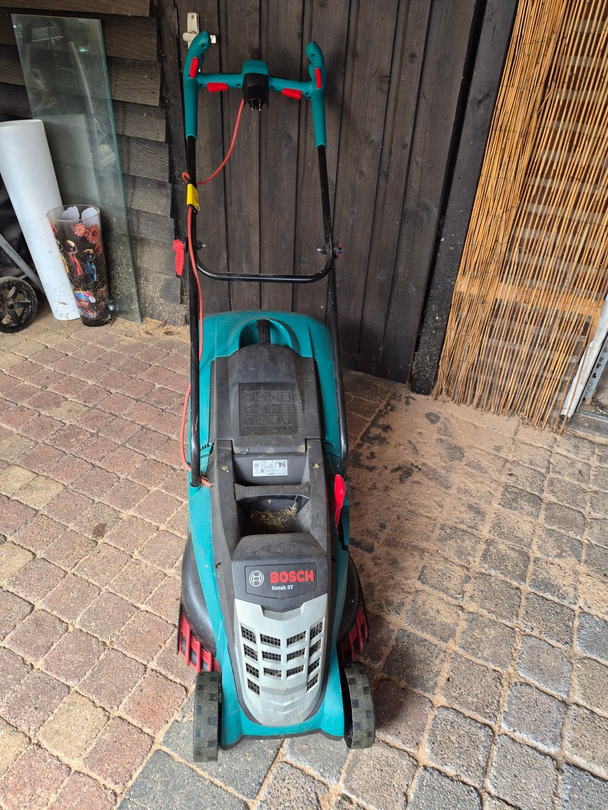 Bosch Rotak 37 elektrische grasmaaier, Tuin en Terras, Grasmaaiers, Ophalen, Cirkelmaaier, Gebruikt, Elektrische grasmaaier