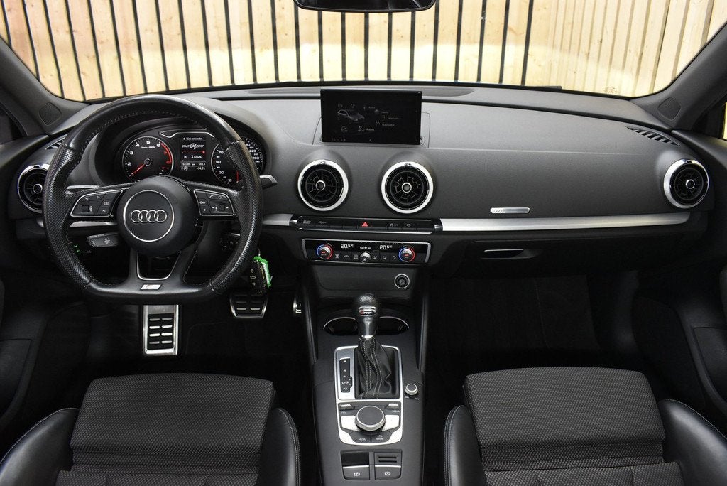 Audi A3 Sportback 1.5 TFSI CoD Sport S Line Edition 2x S-lin, 4 cilinders, 150 pk, Blauw, Leder en Stof
