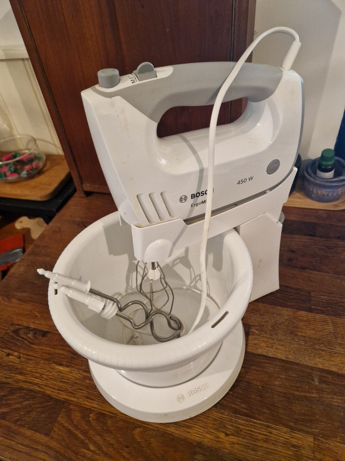 Bosch ErgoMixx handmixer met kom, 450W, Gebruikt, 3 snelheden of meer, Ophalen of Verzenden, 2 tot 3 liter