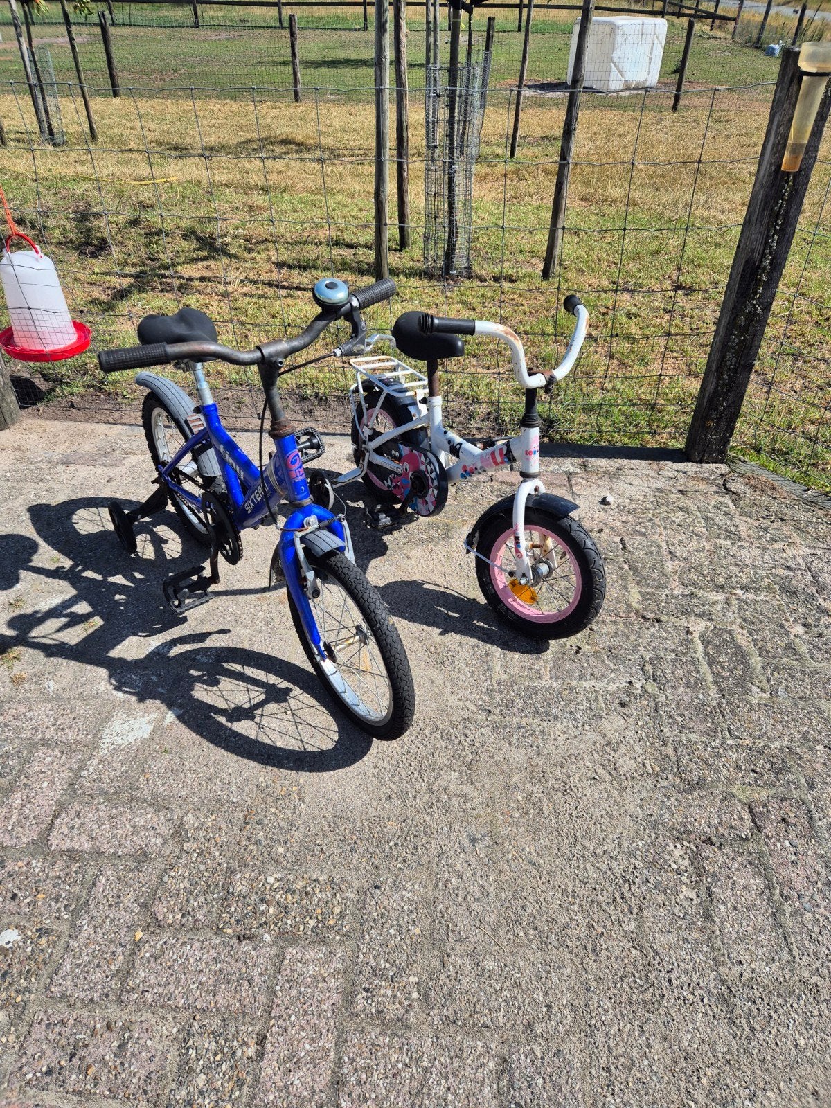 kinderfietsen gratis af te halen, Fietsen en Brommers, Fietsen | Kinderfietsjes, Ophalen, Gebruikt, Minder dan 16 inch, Zijwieltjes