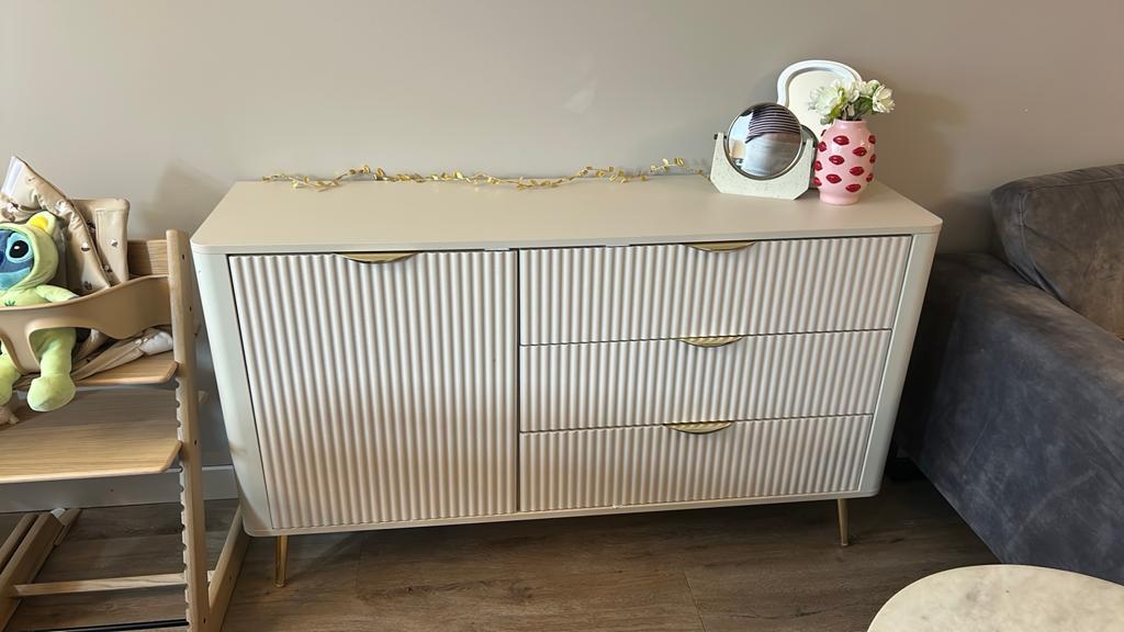 Dressoir Meubella Lima, Huis en Inrichting, Kasten | Dressoirs, Ophalen, Zo goed als nieuw, 25 tot 50 cm, 150 tot 200 cm