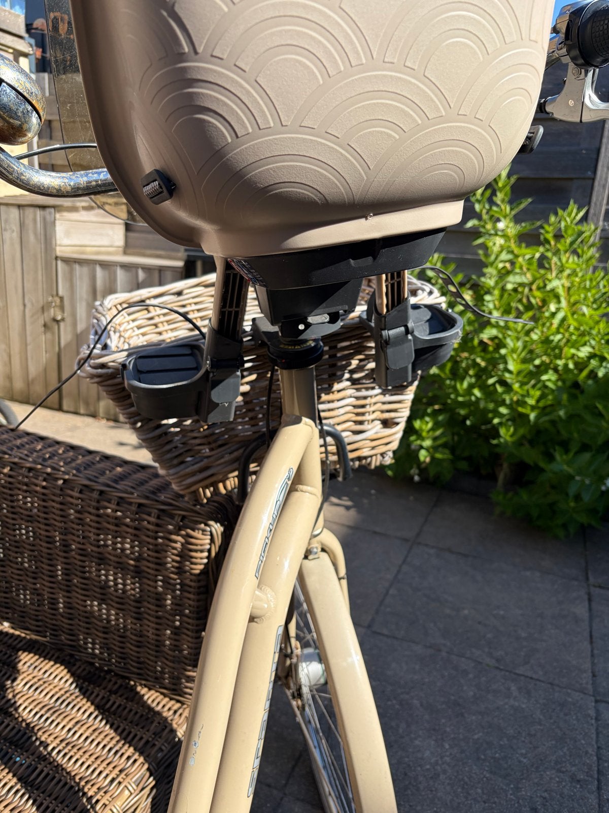 Damesfiets met kinderzitje en mand - Zo goed als nieuw, Velgrem, Zo goed als nieuw, Ophalen, Overige merken