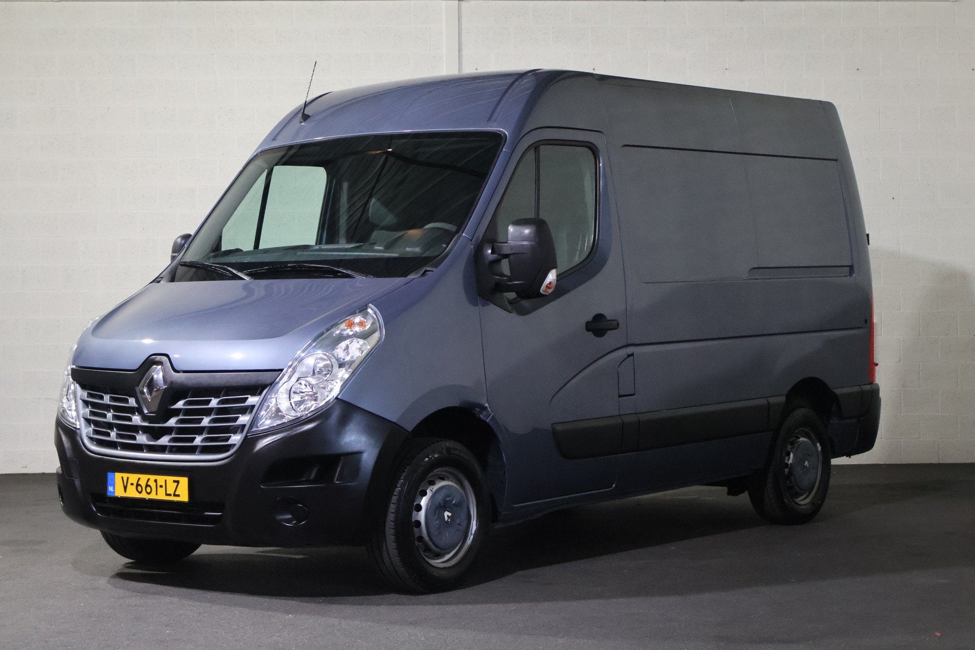Renault Master 2.3 dCi L1 H2 (bj 2018), Auto's, Stof, Gebruikt, Euro 6, 4 cilinders