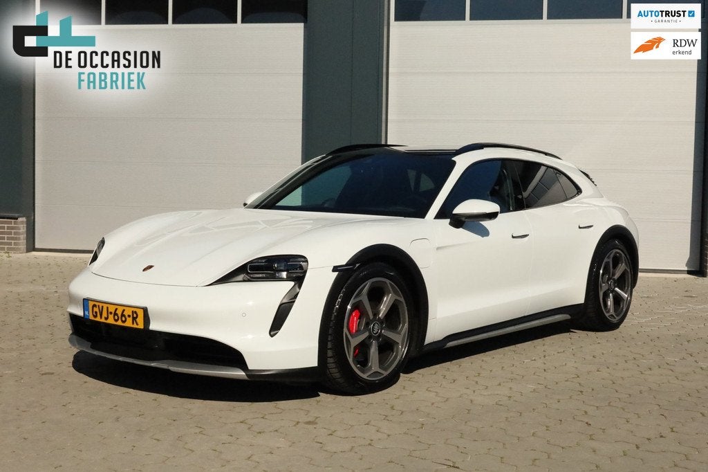 Porsche Taycan Cross Turismo 4S 93 kWh Pano Luchtvering Bose, Automaat, Zwart, 4 stoelen, Leder
