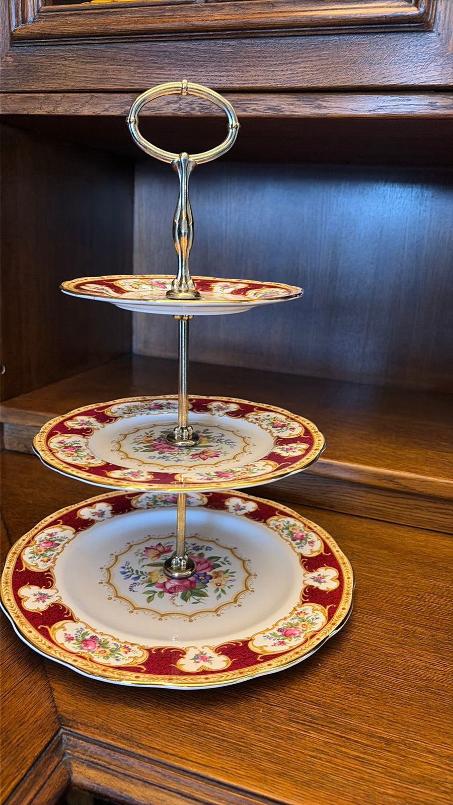 Royal Albert Lady Hamilton, Ophalen