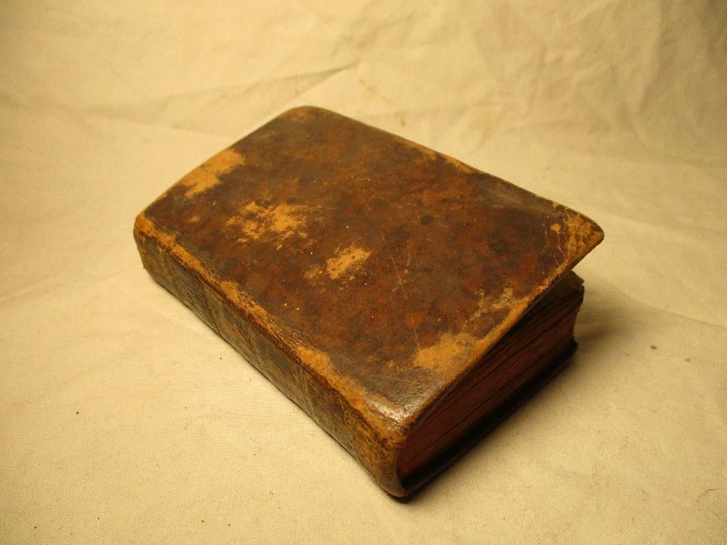 antiek bijbeltje 1780 Frankrijk, Antiek en Kunst, Antiek | Boeken en Bijbels, Ophalen of Verzenden
