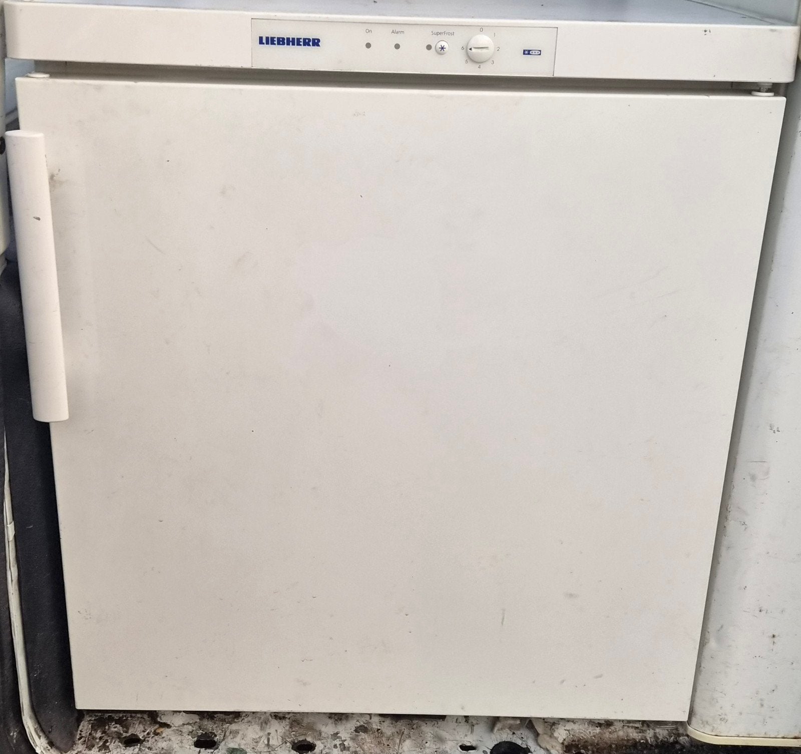 Liebherr Mini Vriezer Gratis Bezorging Mogelijk, Witgoed en Apparatuur, Vriezers en Diepvrieskisten, Ophalen, Gebruikt, 85 tot 120 cm