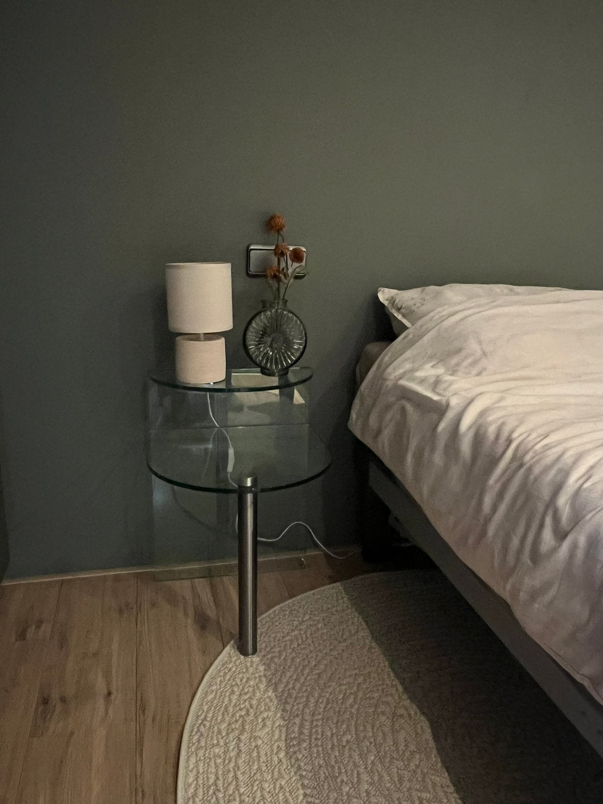 Modern/design glazen nachtkastje/bijzettafel, Huis en Inrichting, Ophalen, Glas, Minder dan 45 cm, Minder dan 55 cm