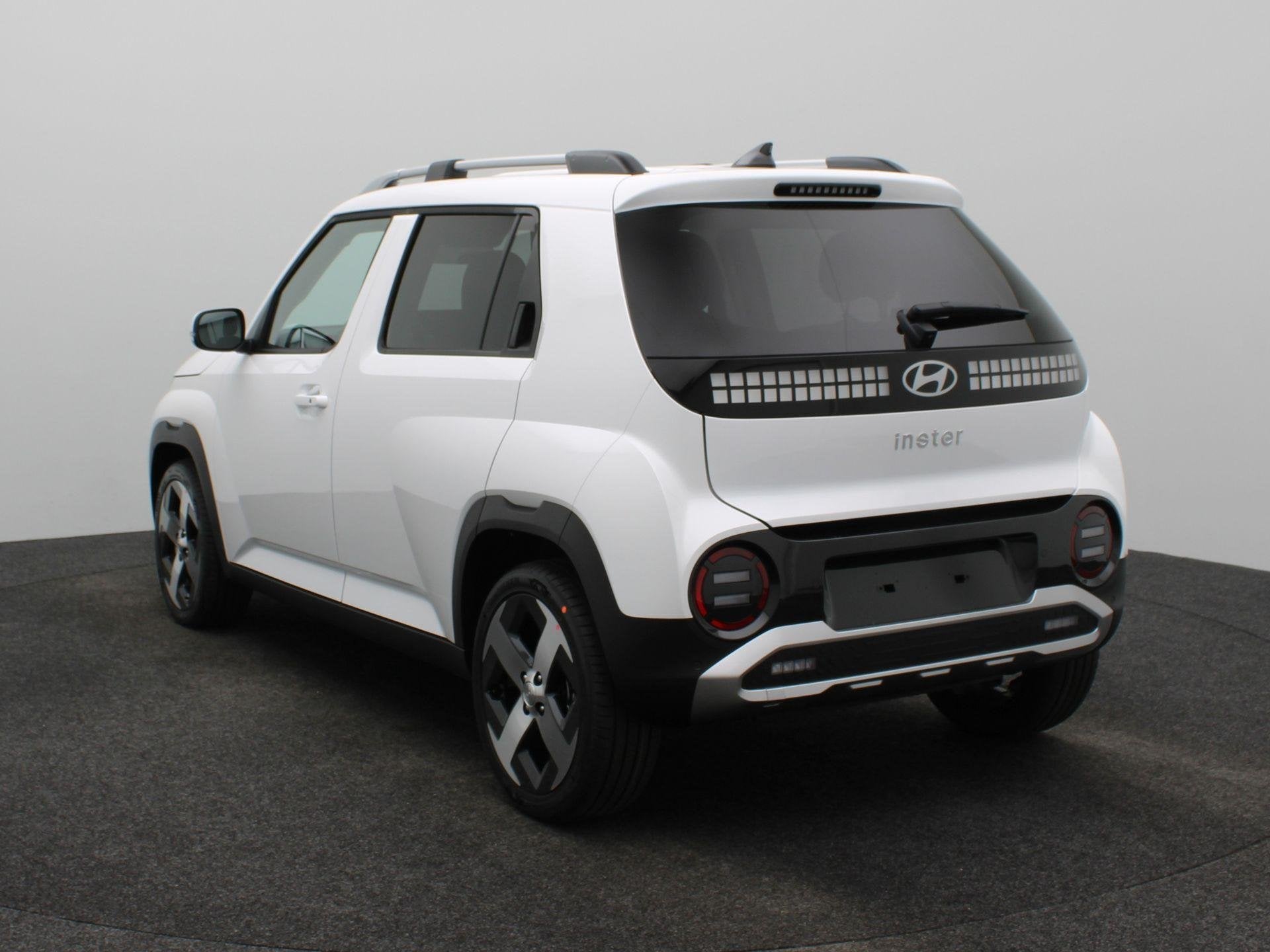 Hyundai INSTER Pulse Advanced 42 kWh | Schuif-/kanteldak | S, Stof, 1280 kg, Zwart, Met garantie (alle)