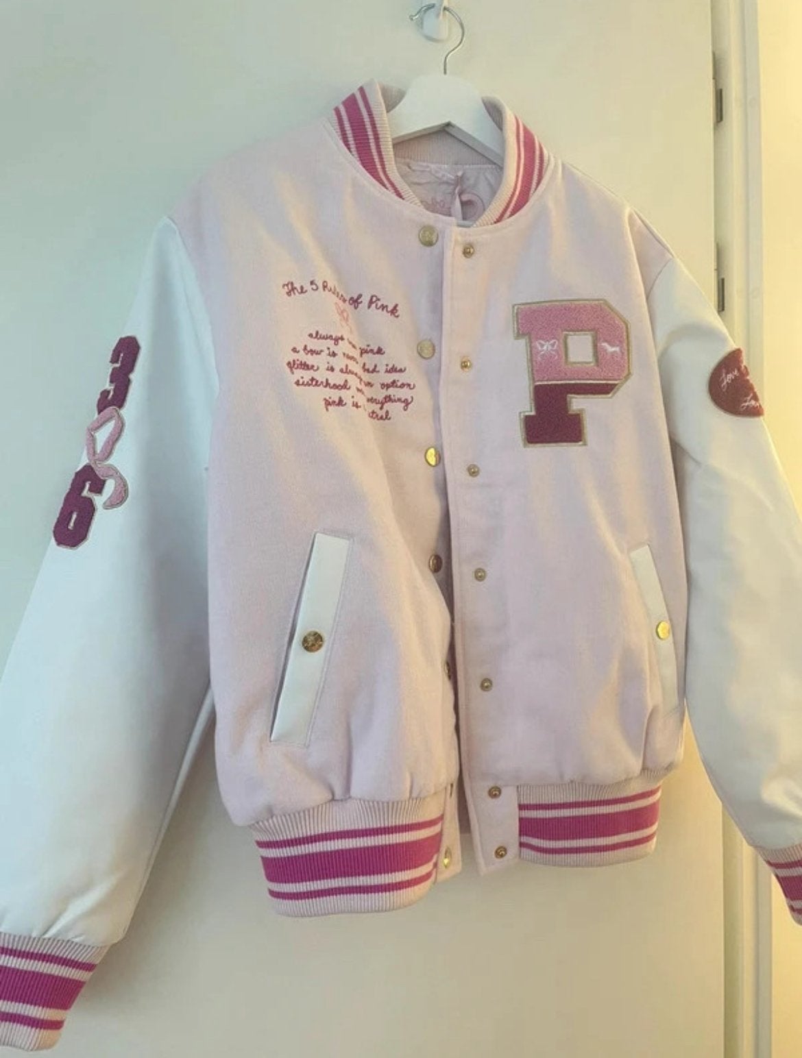 Limited edition LoveShackFancy x Pink varsity jacket XS, Ophalen of Verzenden, Nieuw, Maat 34 (XS) of kleiner, Roze
