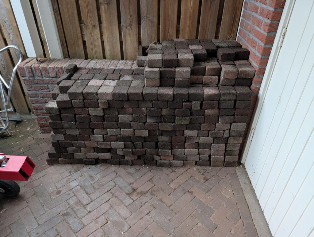 Gebruikte betonnen klinkers voor terras of oprit, Tuin en Terras, Tegels en Klinkers, Ophalen, Gebruikt, Beton, Klinkers