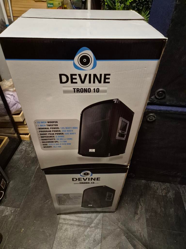 Devine Trono 10 Speakerset - 2 stuks, Zo goed als nieuw, 120 watt of meer, Front, Rear of Stereo speakers, Ophalen
