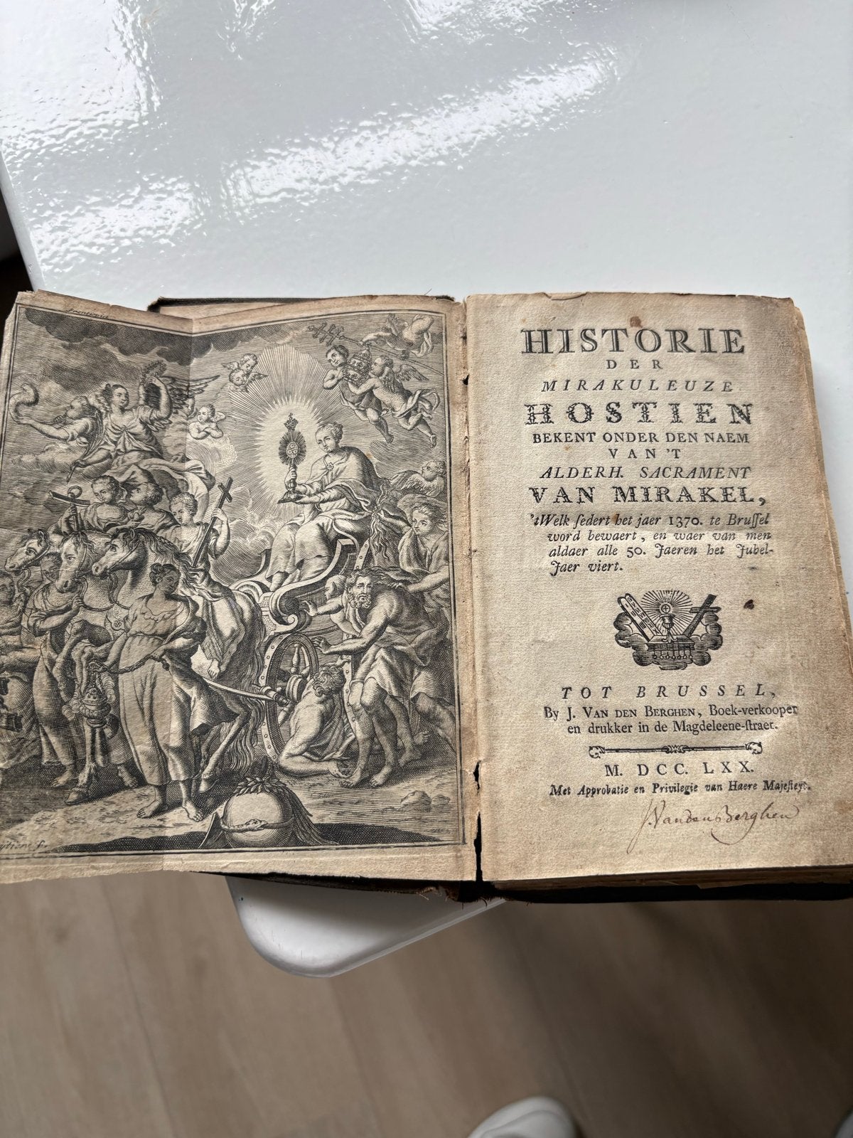 Oud Religieus Boek: Historie Mirakuleuze Hostien (1770), Ophalen of Verzenden