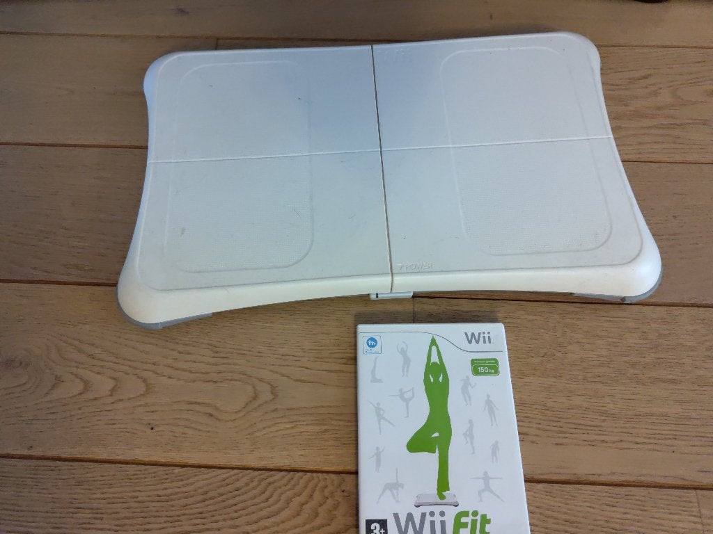Wii Fit inclusief Balance Board, Spelcomputers en Games, Ophalen, Gebruikt, 1 speler, Vanaf 3 jaar