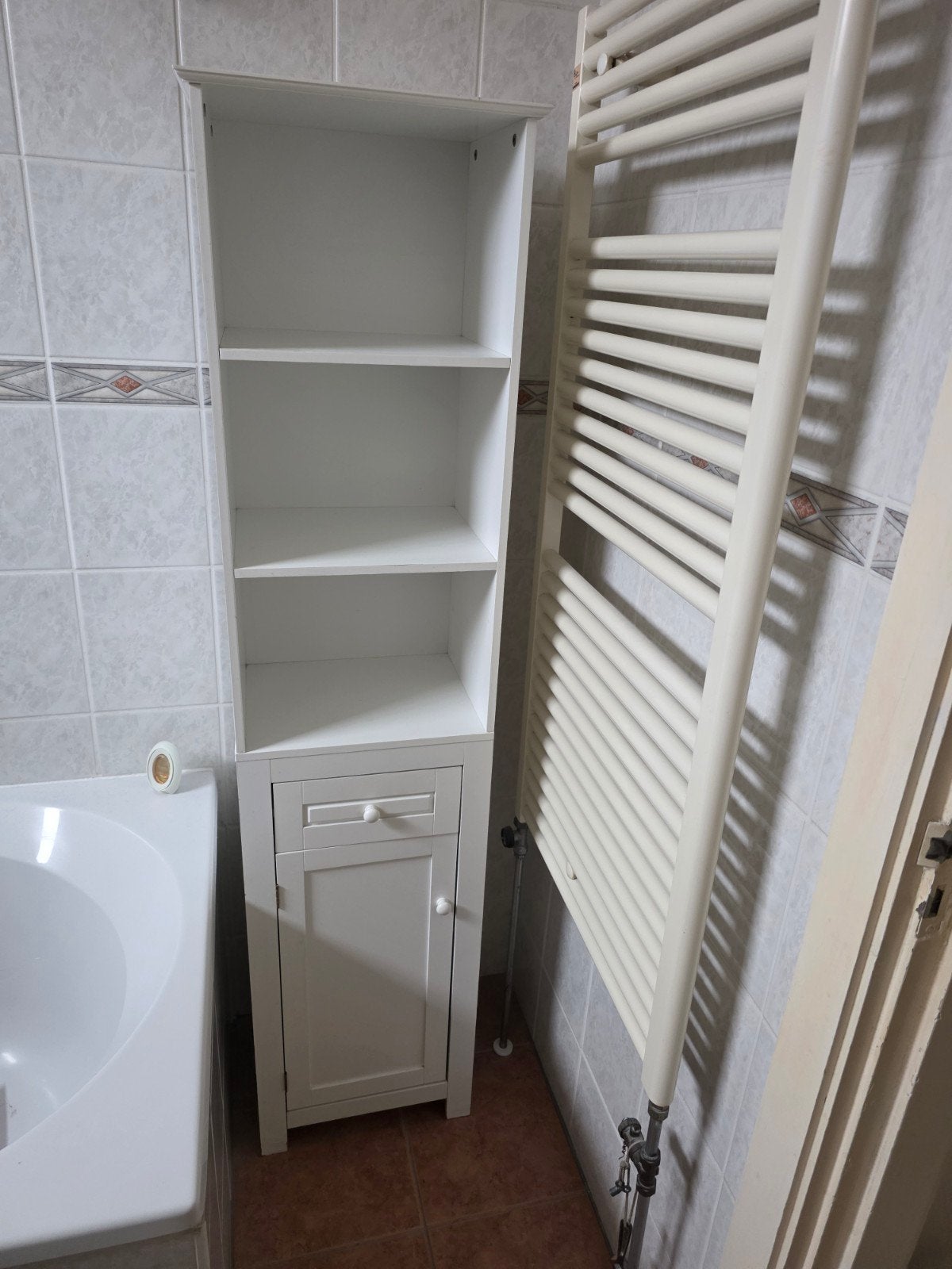 Leuk smal (badkamer) kastje, Huis en Inrichting, Ophalen, Gebruikt