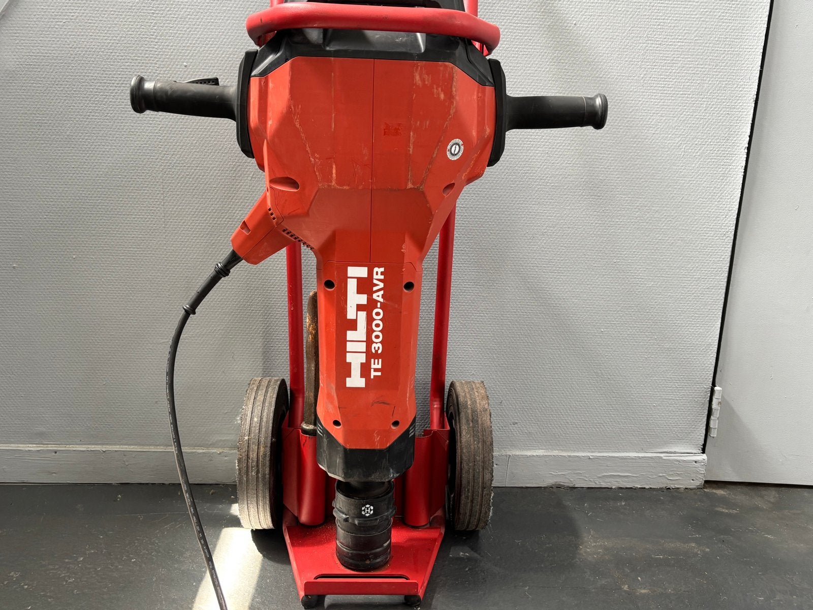Hilti TE 3000-AVR Breekhamer + Trolley | Bouwjaar 2023, Ophalen, Zo goed als nieuw
