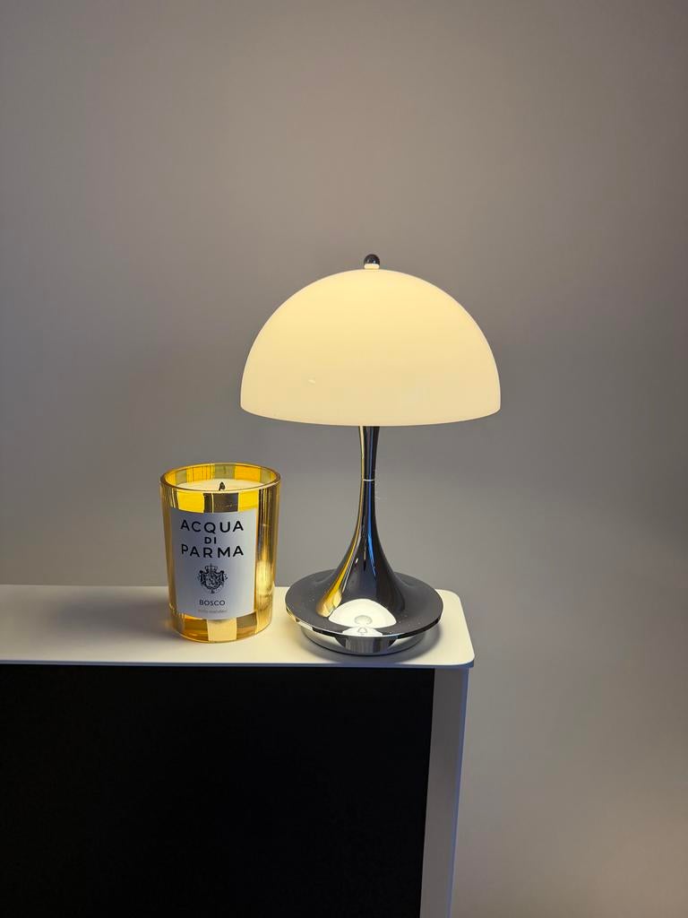Panthella 160 V3 Lamp Chroom/Wit - Nieuw, USB-C, Dimbaar, Huis en Inrichting, Lampen | Tafellampen, Nieuw, Metaal, Minder dan 50 cm