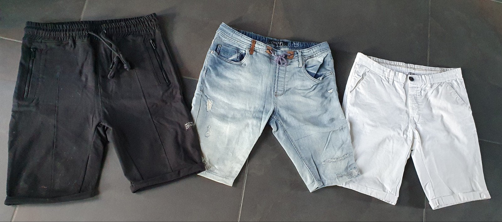 Heren korte jeansbroeken  zara mt 29 zgan, Kleding | Heren, Broeken en Pantalons, Ophalen of Verzenden, Zo goed als nieuw, Maat 46 (S) of kleiner