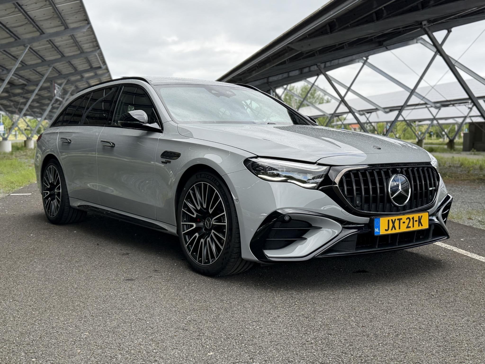 Mercedes-Benz E-klasse Estate AMG 53 4MATIC+ | Night | AMG p, Auto's, Dealer onderhouden, Gebruikt, Leder en Stof, 21 kWh